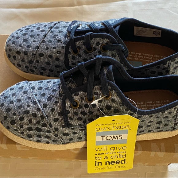 NWT TOMS Blue Chambray Size 3 Big Boy - Picture 2 of 6